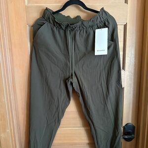 Lululemon Stretch High-Rise Jogger